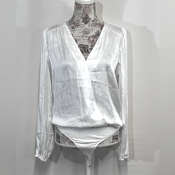 PAIGE -WHITNEY White rayon long sleeve body‎ suit size M. - Picture 1 of 15